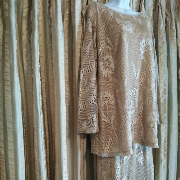 Size 8 Candlelight & Champagne Skirt Set - Picture 4 of 5